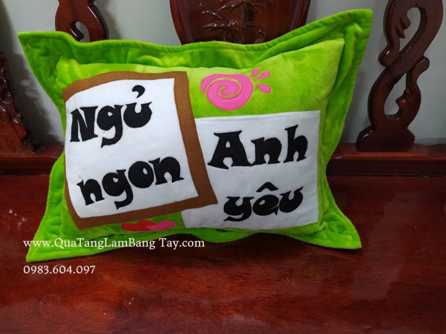 gối handmade tặng chàn